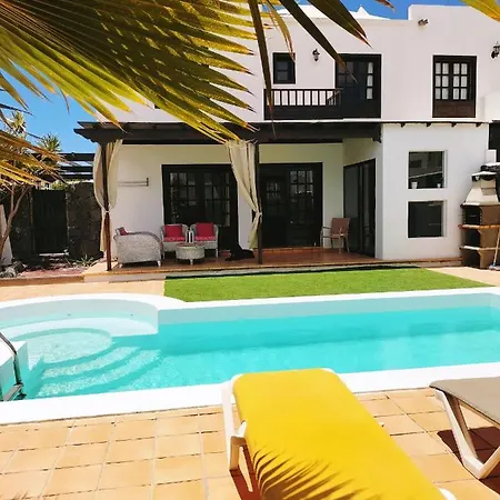 Lovely Kiluka Heated Pool Vakantiehuis *