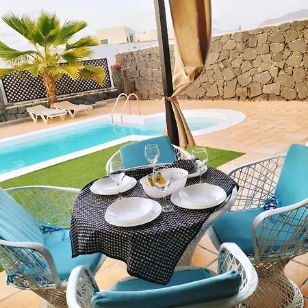 Vakantiehuis Lovely Kiluka Heated Pool *