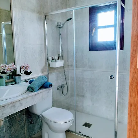 Lovely Kiluka Heated Pool Holiday home