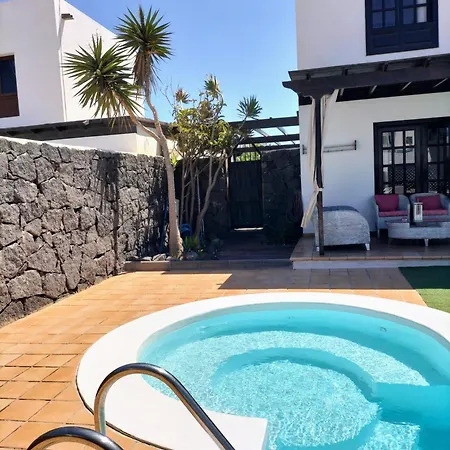 Lovely Kiluka Heated Pool * Playa Blanca (Lanzarote)