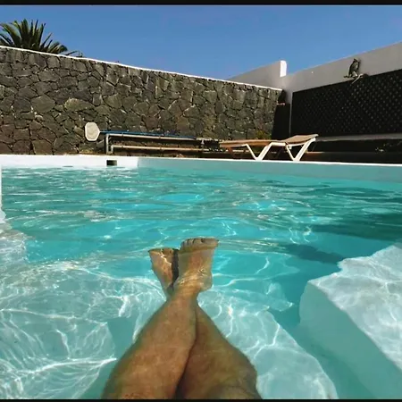 Lovely Kiluka Heated Pool Holiday home