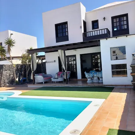 Lovely Kiluka Heated Pool