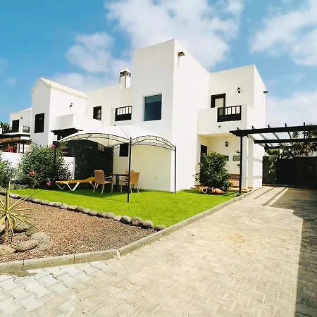 Lovely Kiluka Heated Pool Hébergement de vacances *