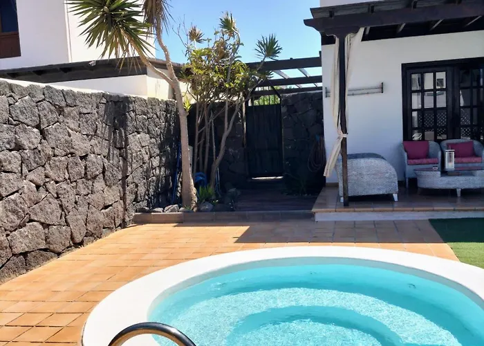 Lovely Kiluka Heated Pool * Playa Blanca (Lanzarote)